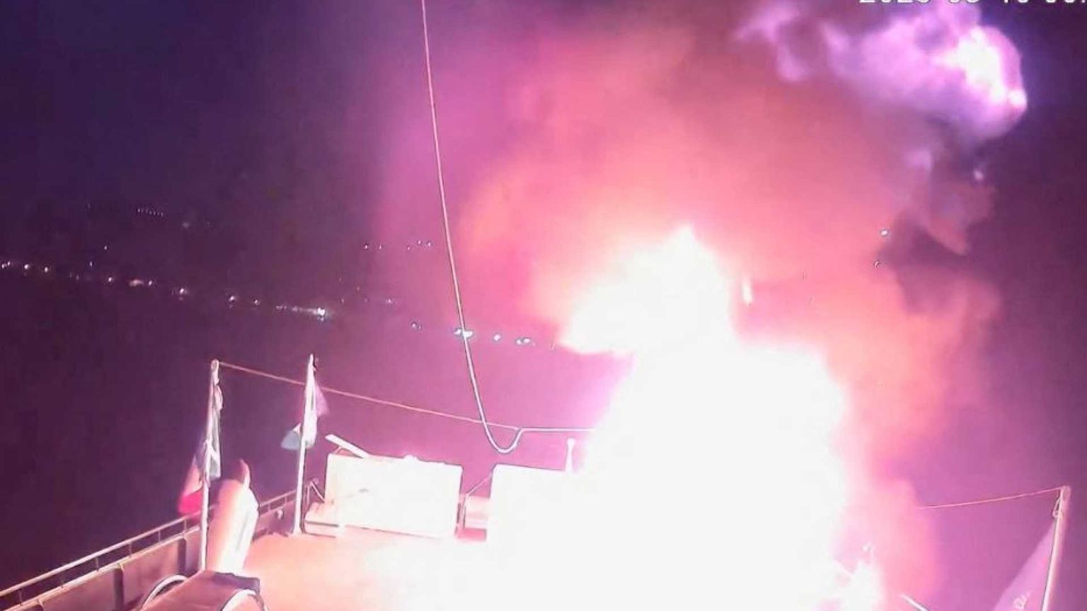 Secondo incendio su una barca della Global Flotilla. «Andiamo avanti»