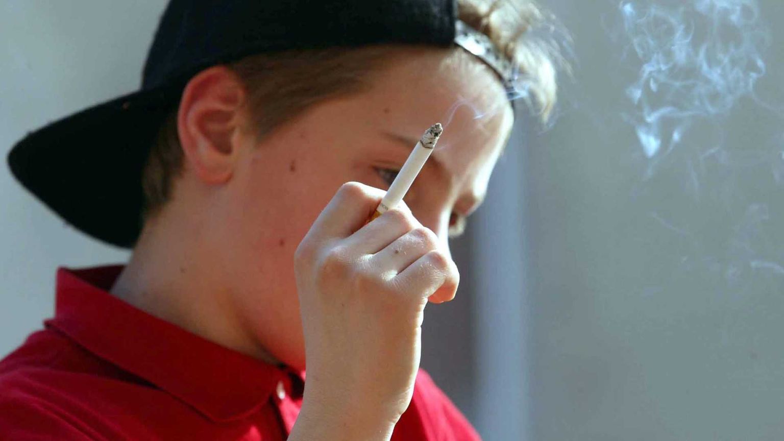 Boom del fumo tra i giovani: emergenza sottovalutata