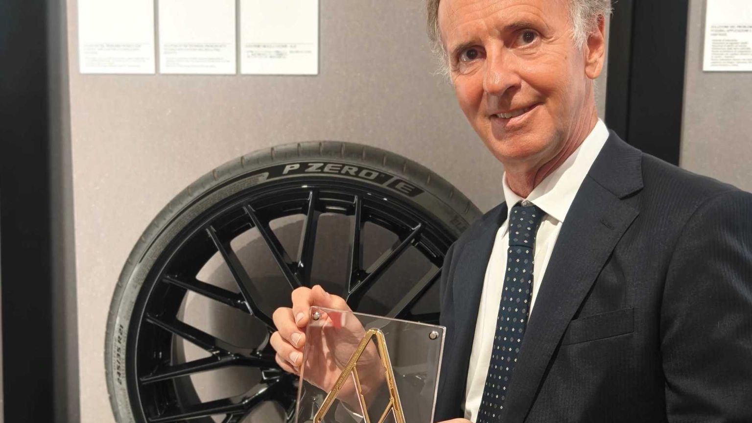 A Pirelli P Zero E il Compasso d'Oro Internazionale