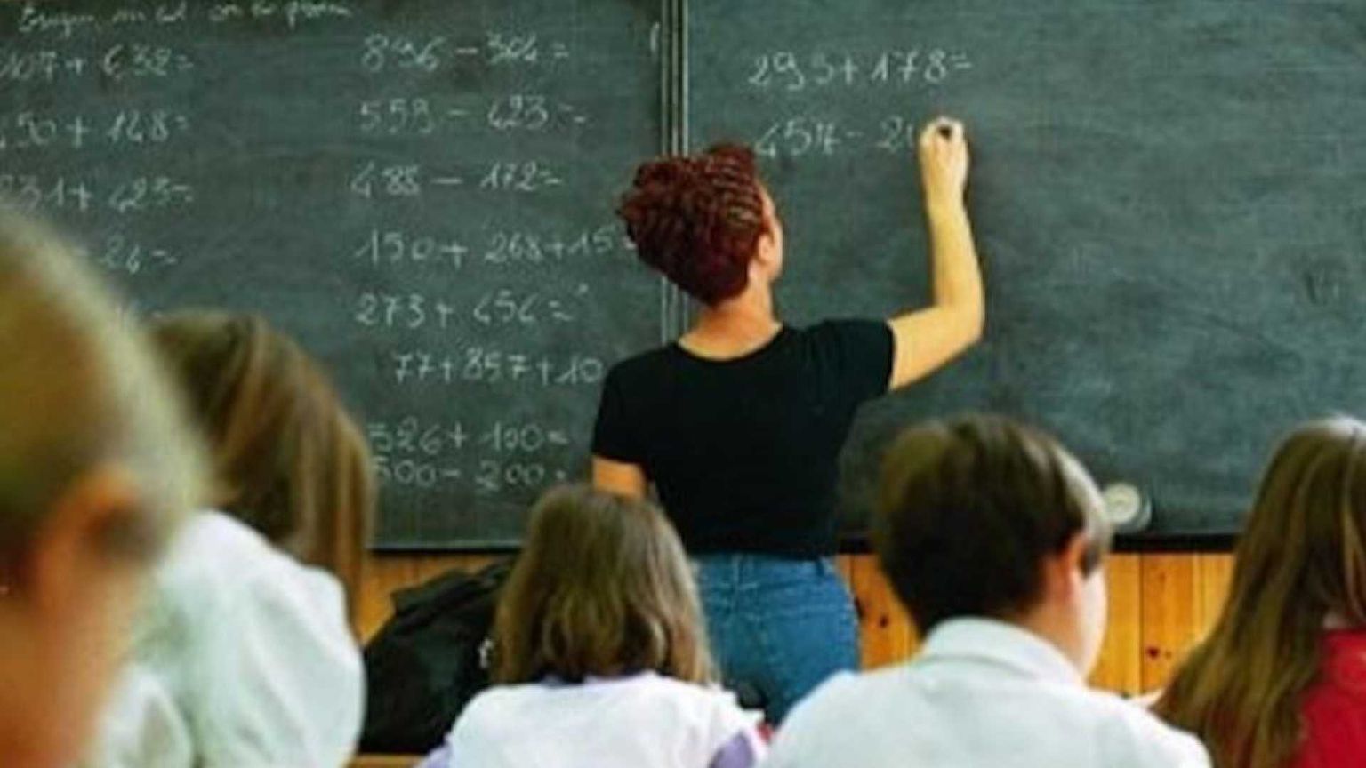 Bimbi con difficoltà uditive, ecco come aiutarli a scuola