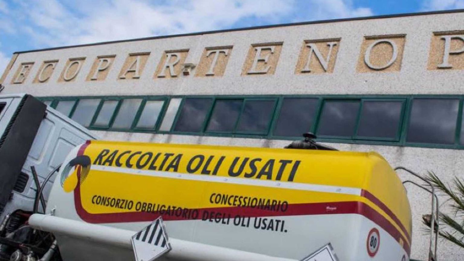 Esplosione in azienda di rifiuti: tre operai morti e due feriti