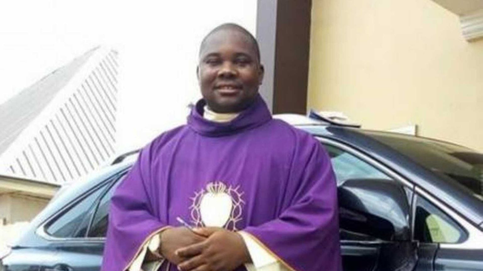 Agguato a un sacerdote nel sud della Nigeria, c'è una taglia sugli assassini