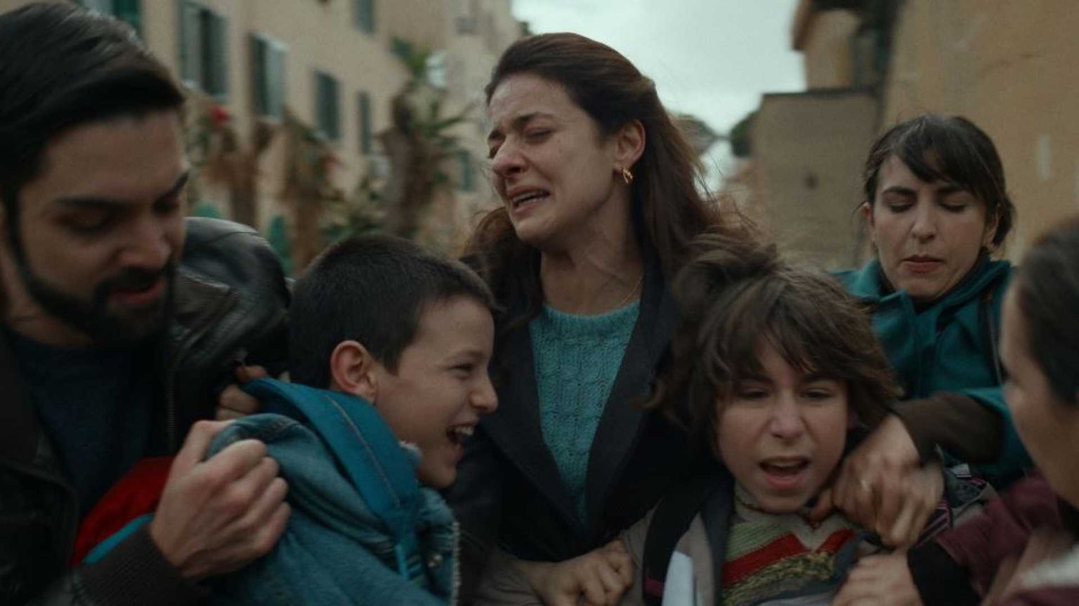 Cosa racconta "Familia", il film candidato agli Oscar per l'Italia