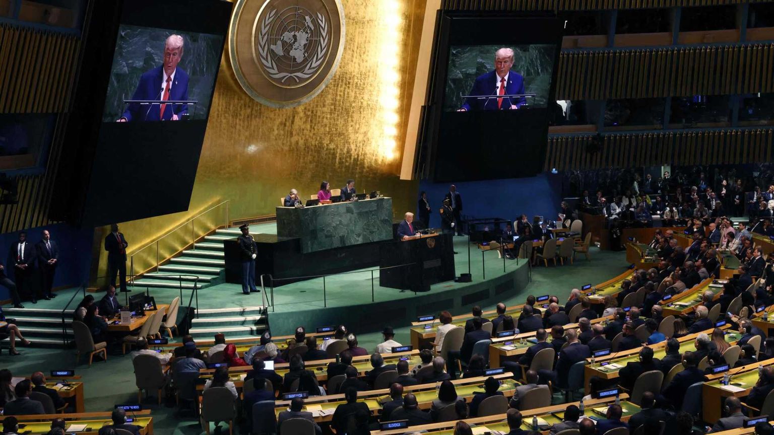 Manca un arbitro nella partita del mondo