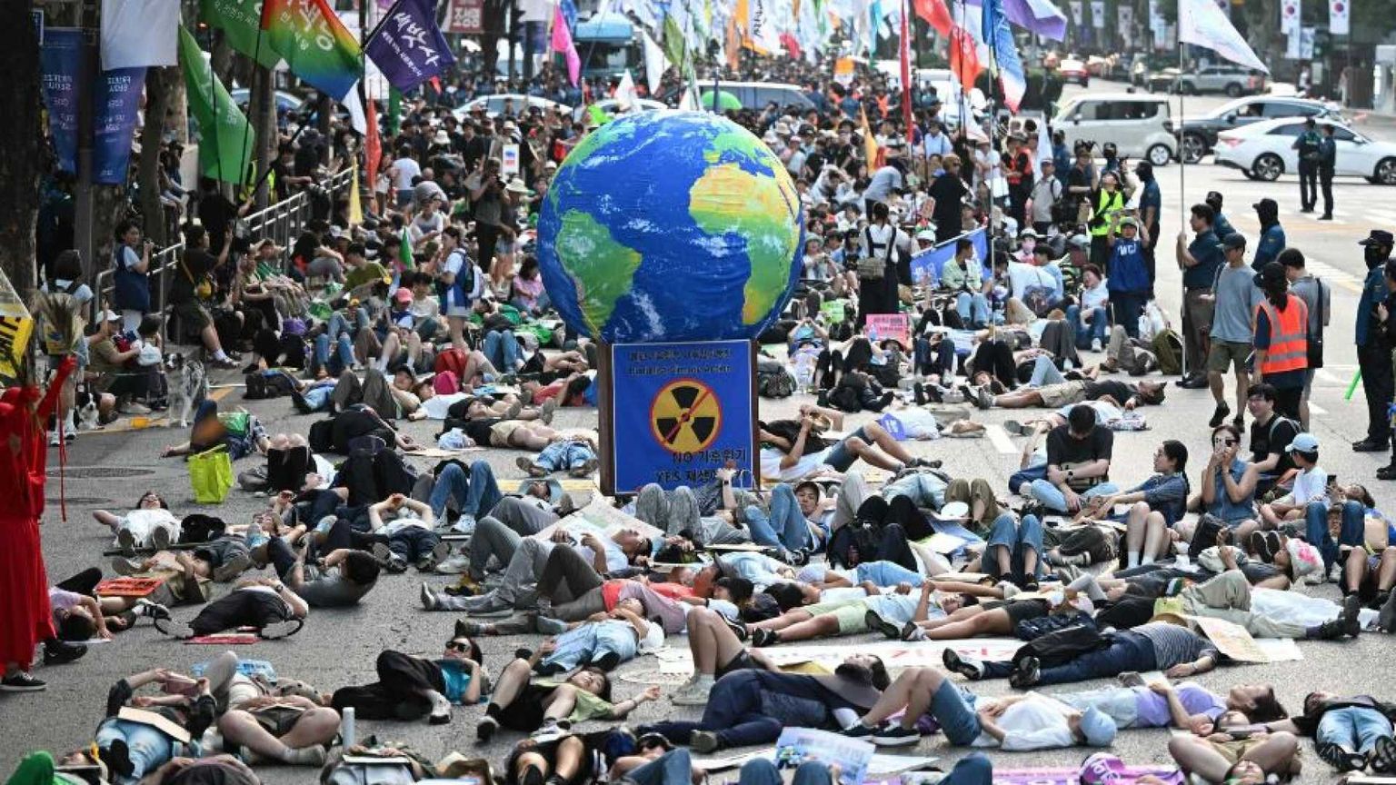 «Trump nega l'evidenza scientifica»: tre scienziati spiegano perché