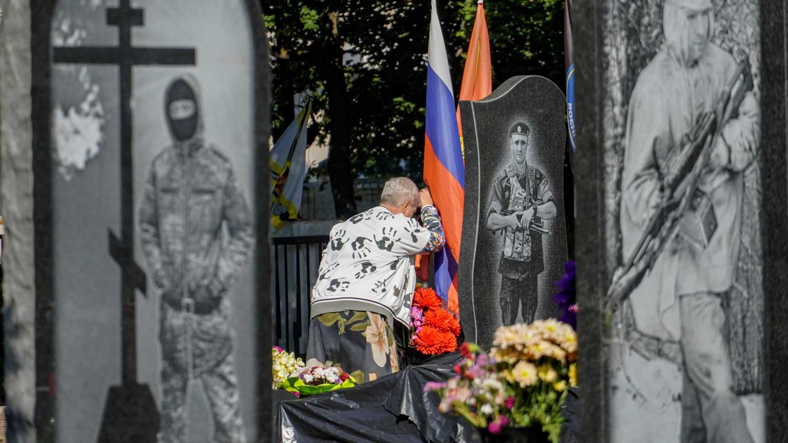 Migliaia di morti in guerra. Ognuno come il mio bimbo in braccio