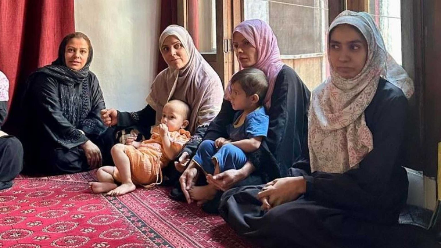 Sarte, ricamatrici, fornaie: così le afghane resistono alla segregazione