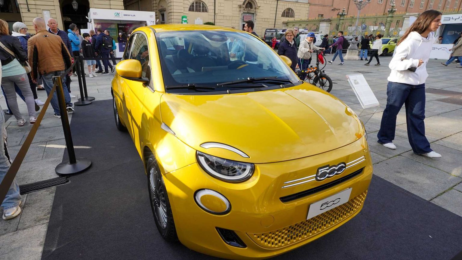La "Torino" a Torino: Fiat lancia la nuova 500 Hybrid