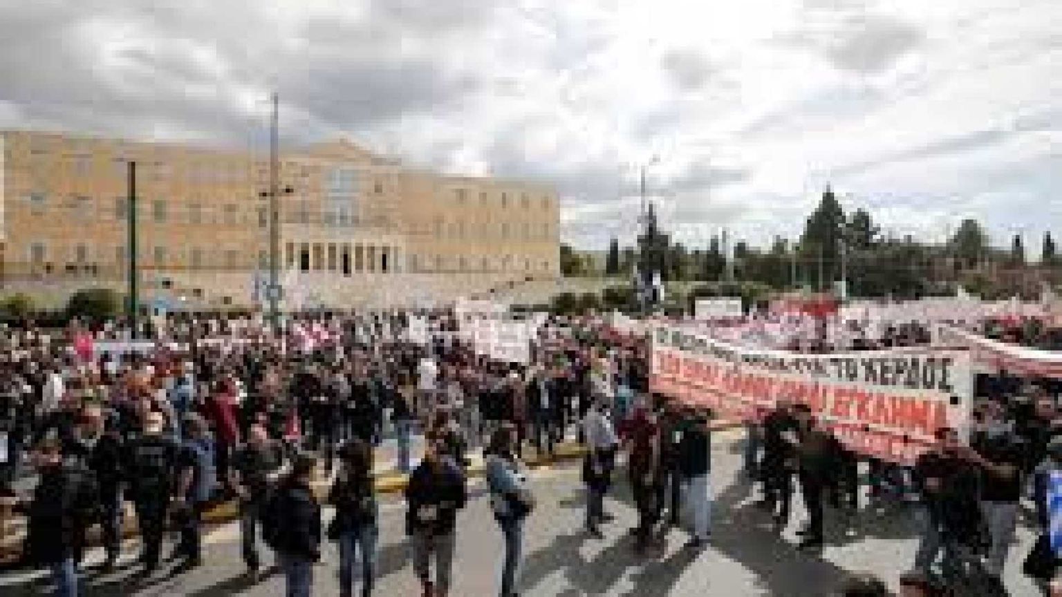 In Grecia sciopero generale contro la giornata infinita di 13 ore