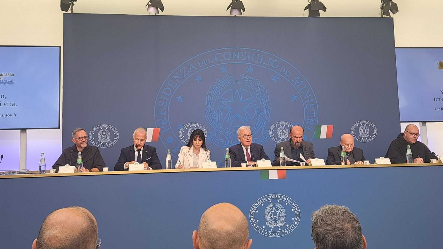 San Francesco unisce la politica. Mantovano: «Ora nessuno se ne appropri»