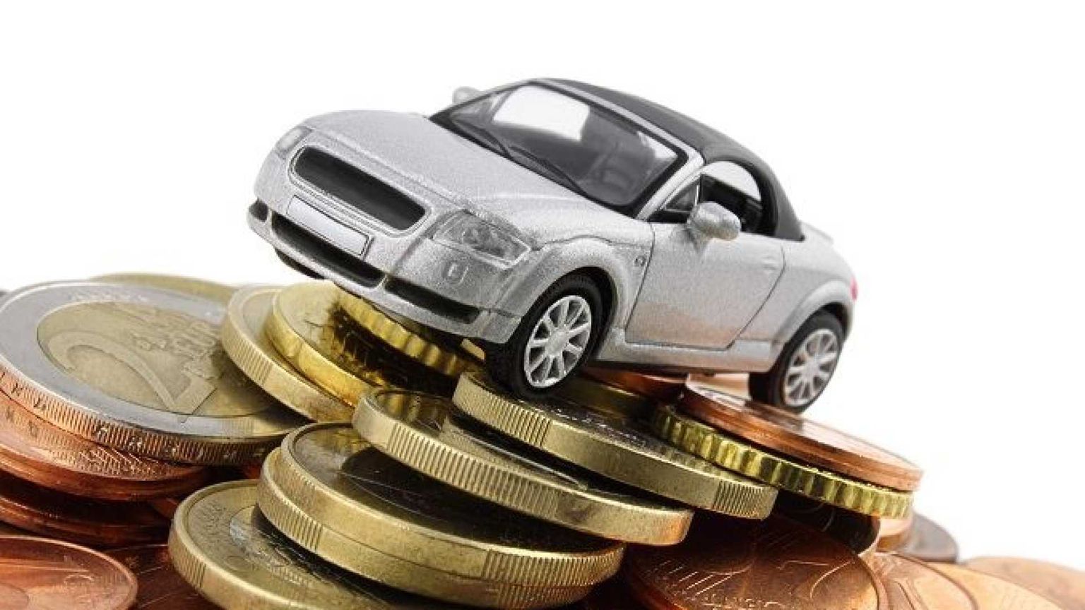 Gli italiani e l'auto: ecco perchè sta diventando un lusso per pochi