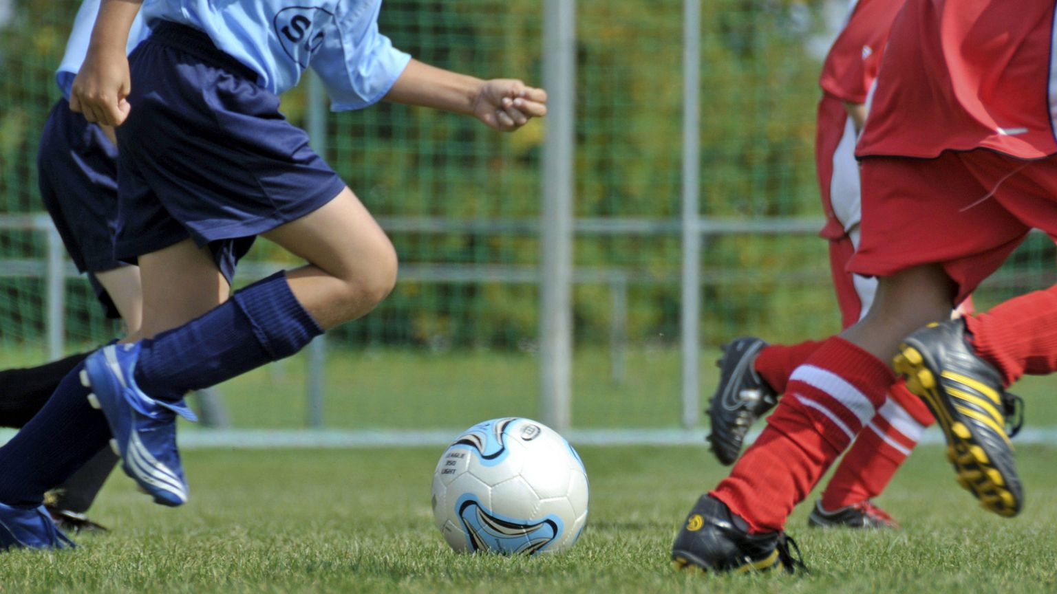 Il calcio dei bambini: quanto spendono le famiglie, quanti arrivano al professionismo