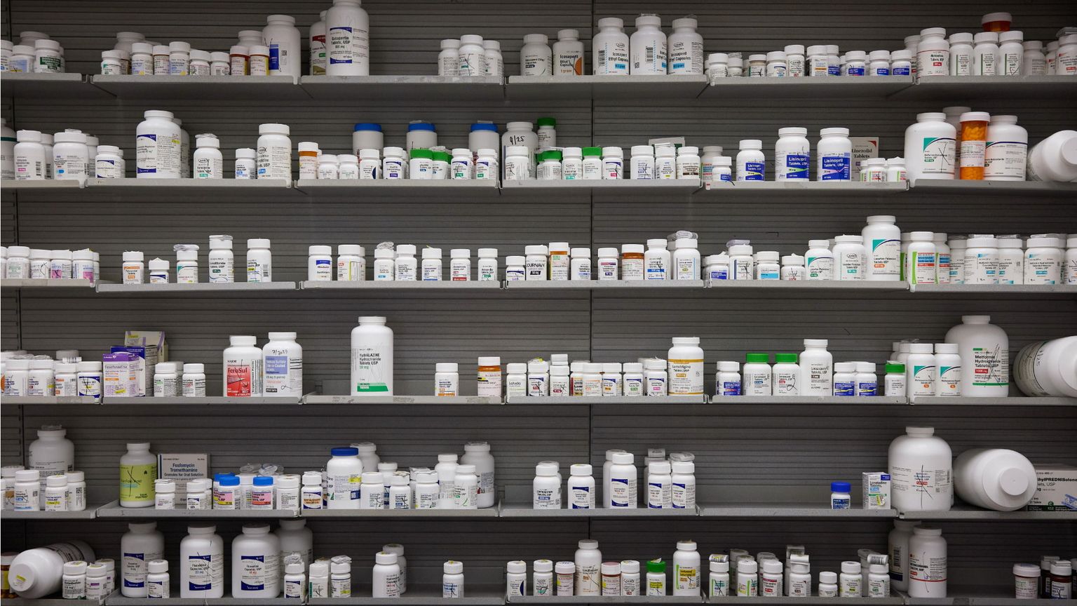 Farmacie come bazar e spesa da tagliare: è tempo di una vera svolta