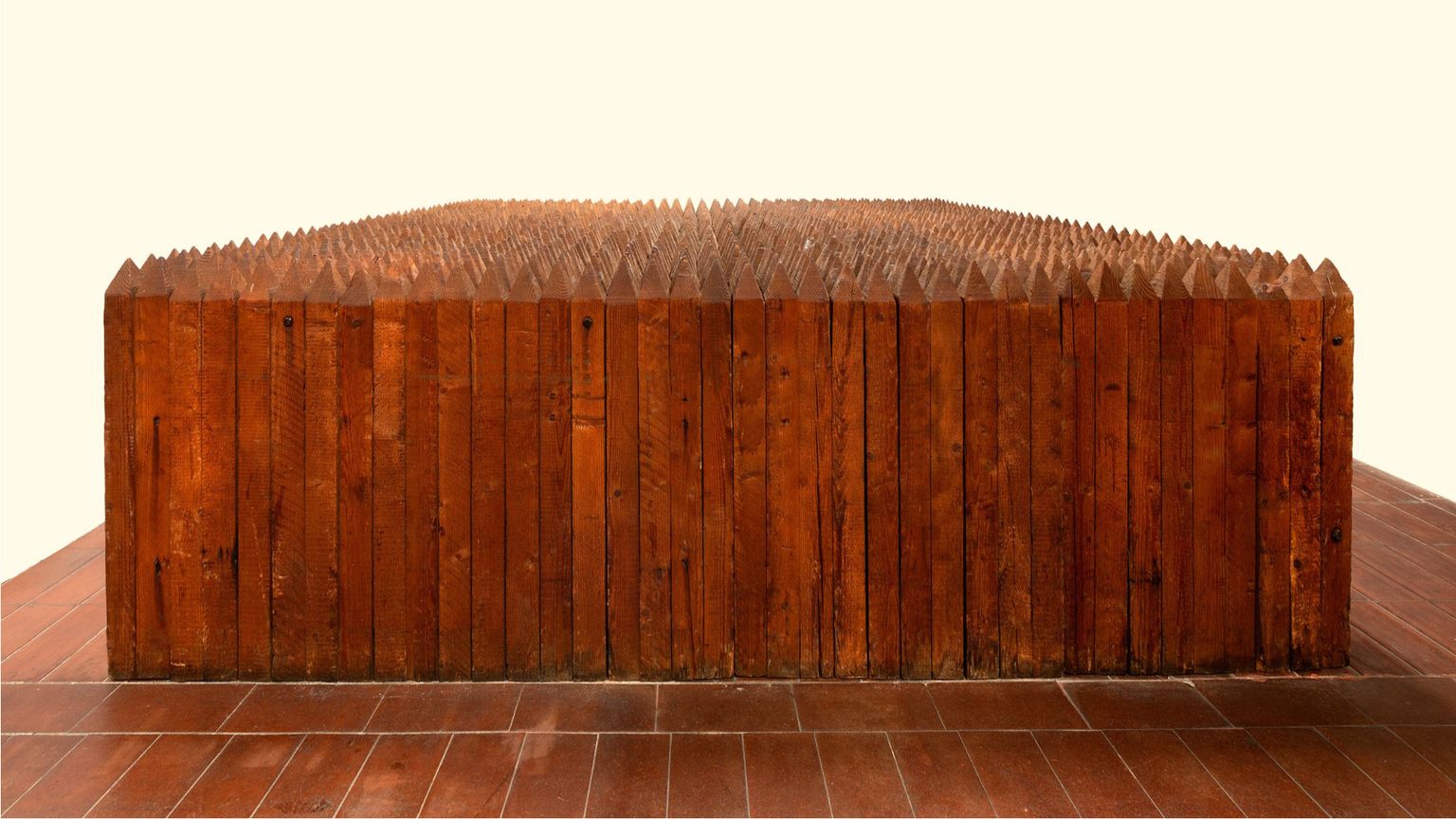 Il cosmo di legno di Mario Ceroli in mostra a Roma