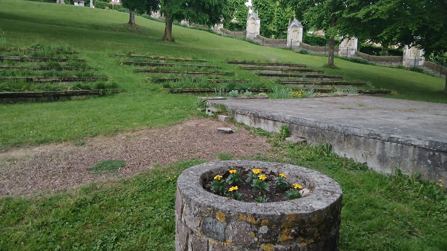 Tra i bunker della notte europea, viaggio con la speranza in spalla