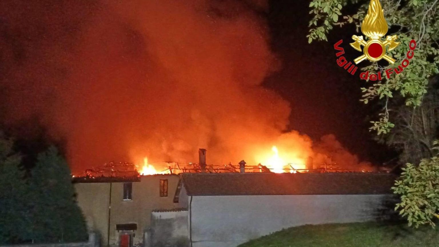 Come l'intera comunità s'è mobilitata per le monache dopo il rogo alla Bernaga