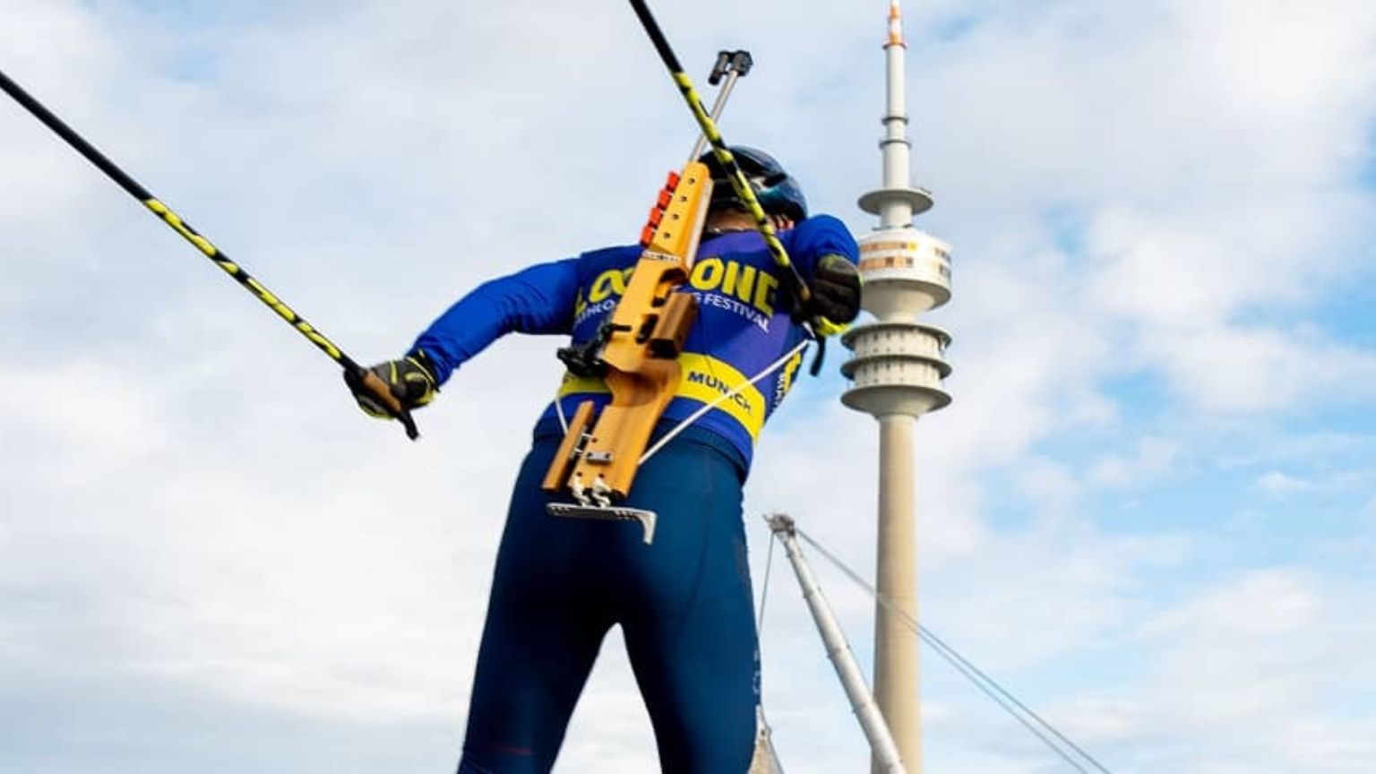 Biathlon senza neve con skiroll e carabina