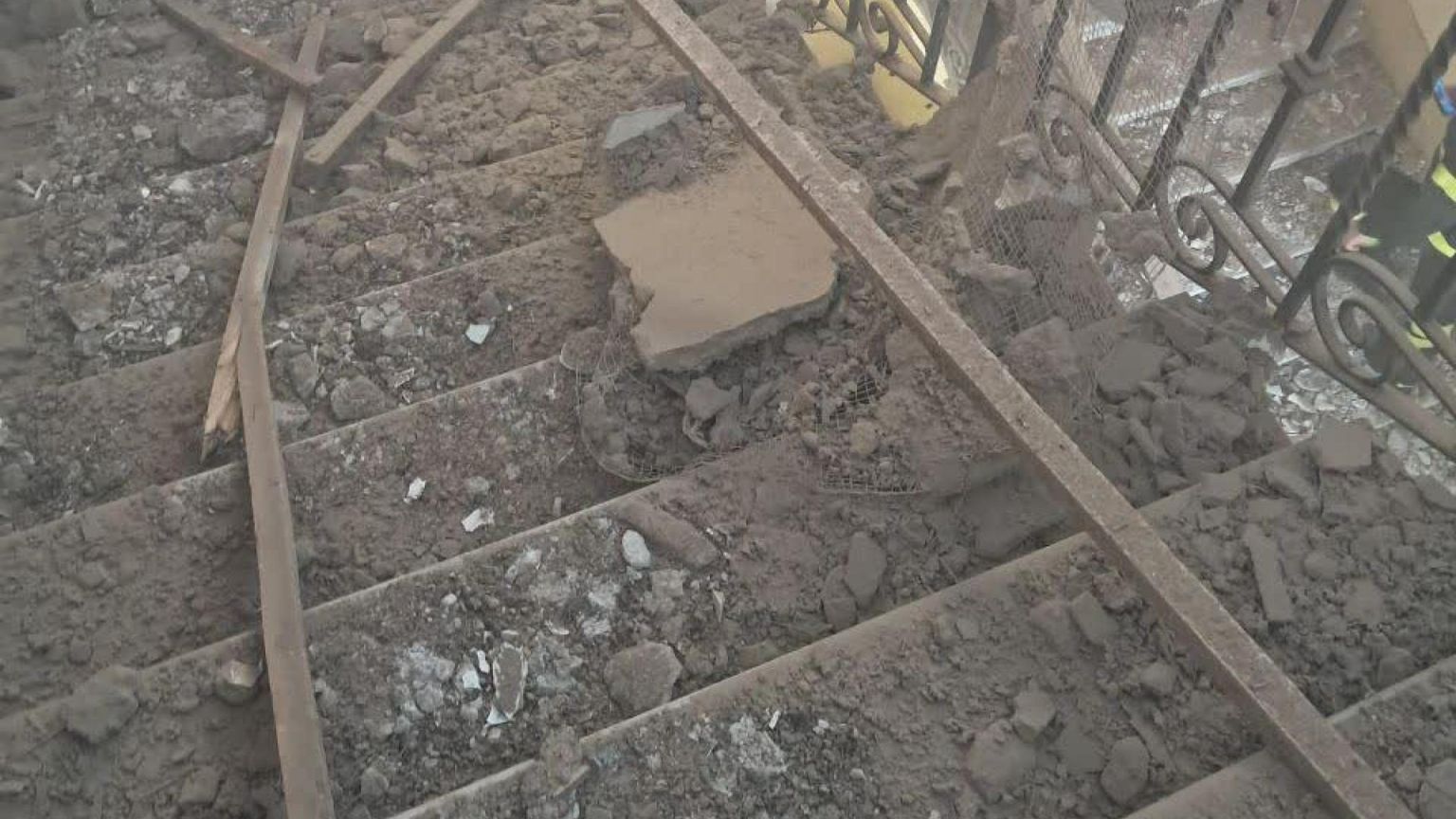 Il crollo nella scuola a Roma è il secondo in Italia in 15 giorni