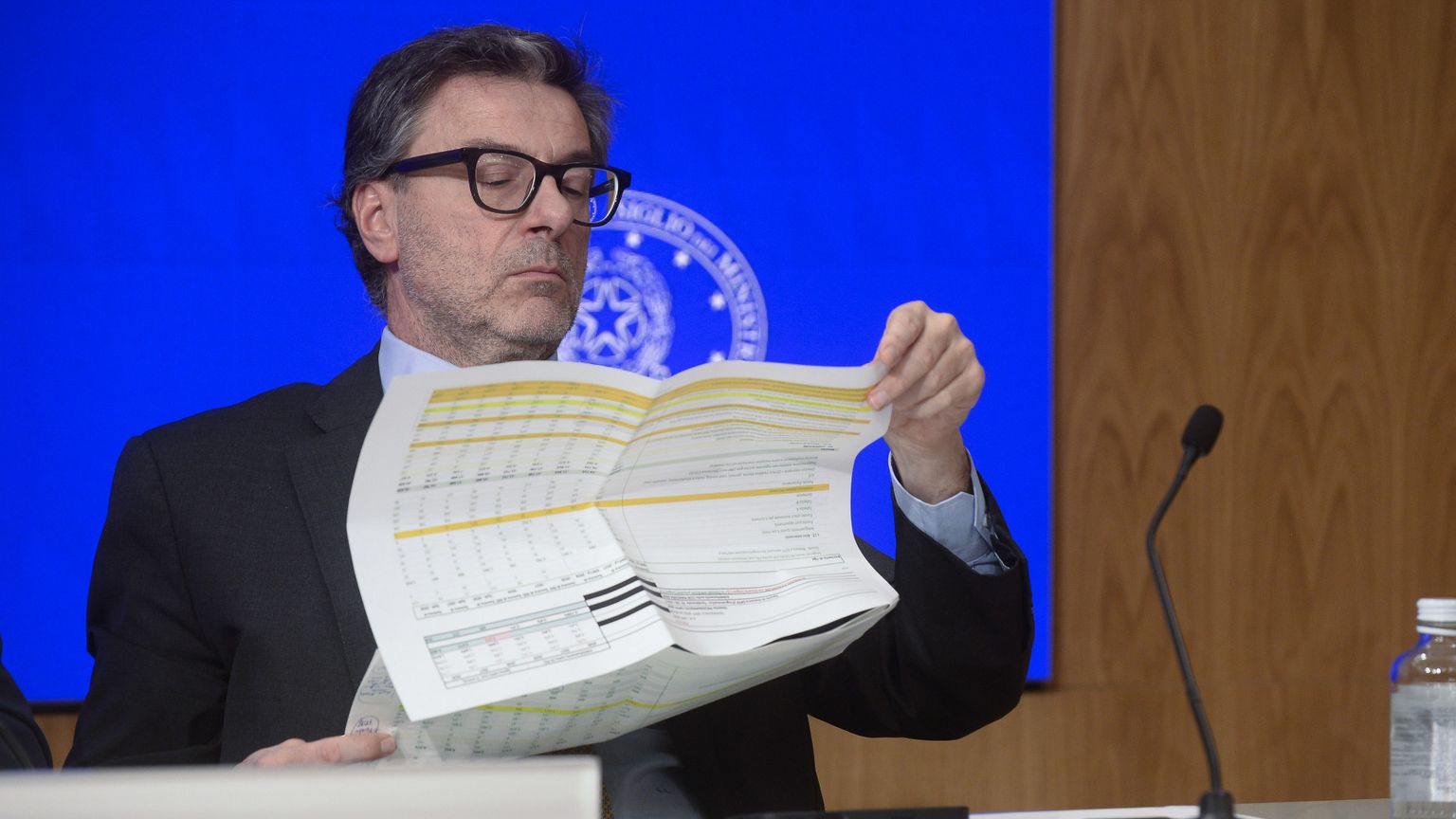 Meno Irpef, segnali alle imprese: la manovra spiegata a capitoli