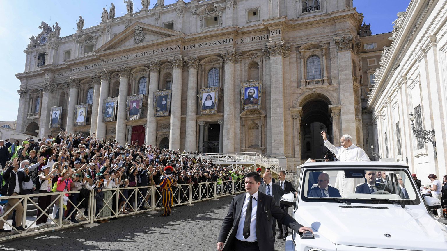 Bartolo Longo e gli altri nuovi santi. Il Papa: non eroi, ma amici di Cristo