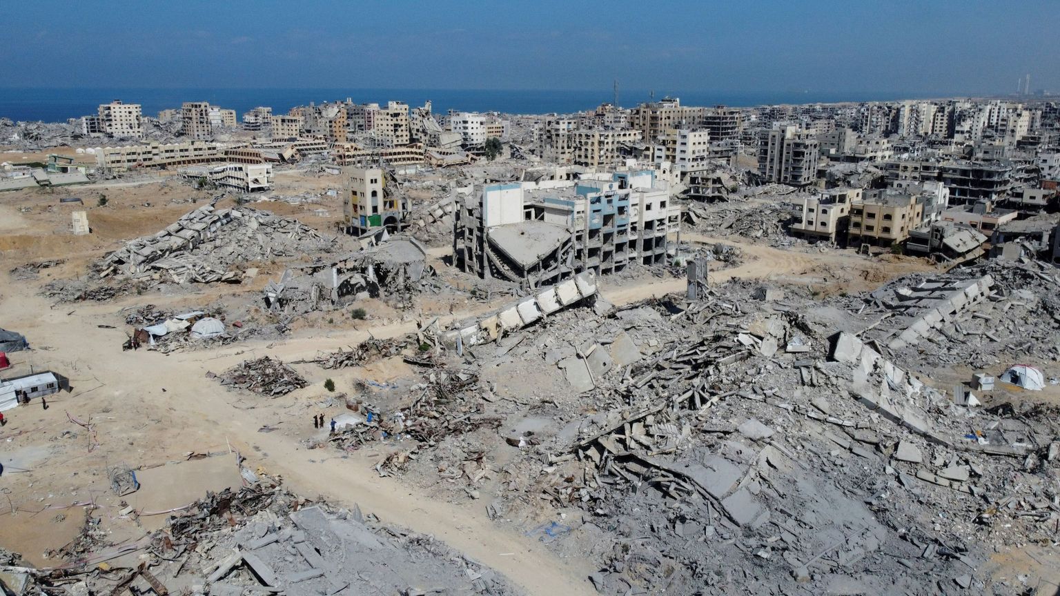 L'immagine mostra Gaza City in macerie
