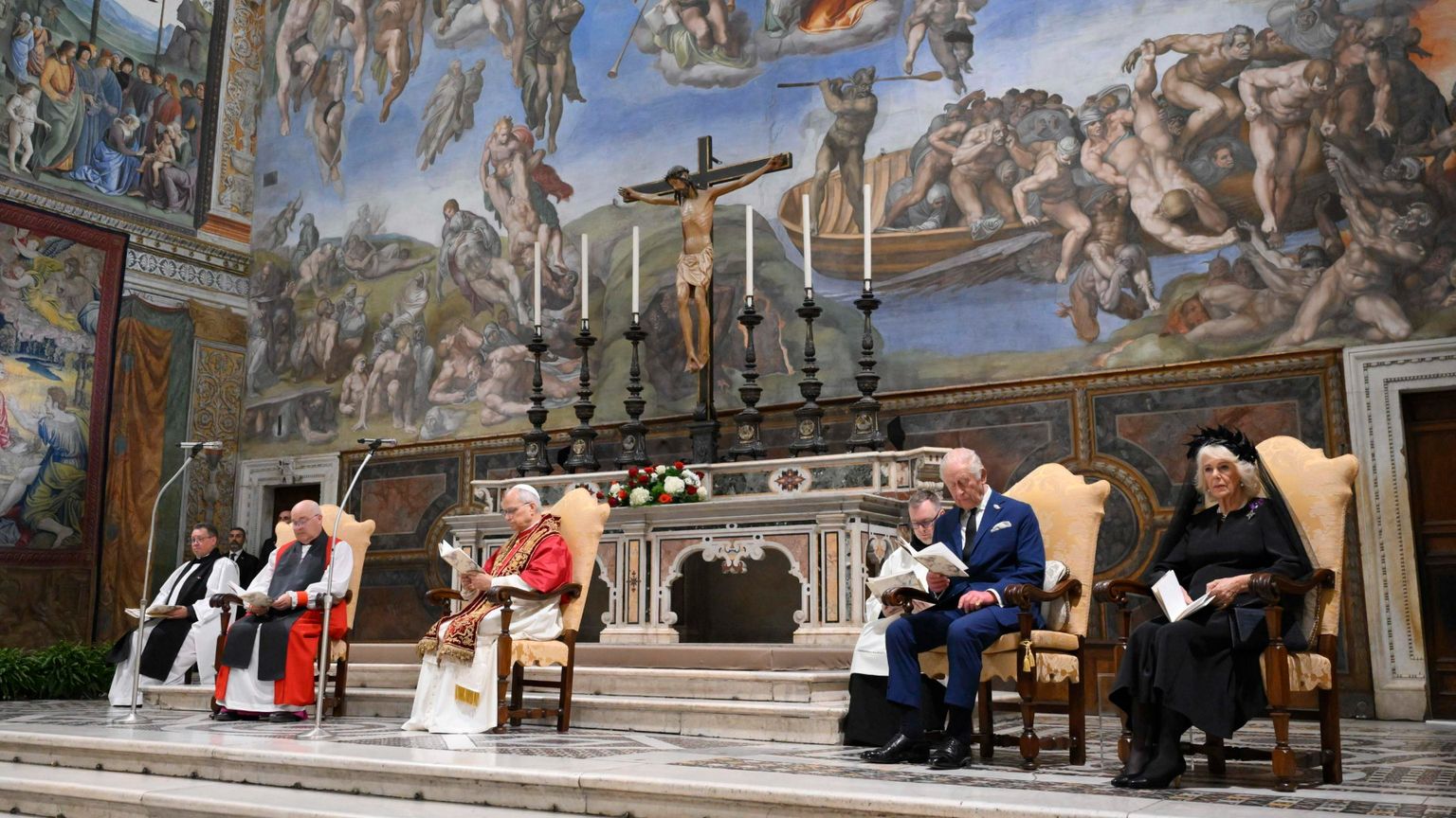 Nella Cappella Sistina la storica preghiera comune con papa Leone XIV e il re d'Inghilterra, Carlo III, dopo 500 anni dallo scisma anglicano / VATICAN MEDIA
