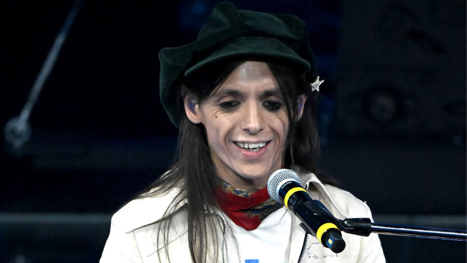 Lucio Corsi al Tenco: «Sia visibile come il Festival»