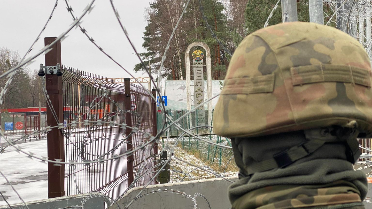 La Lituania alle prese con la guerra ibrida blinda il confine con la Bielorussia