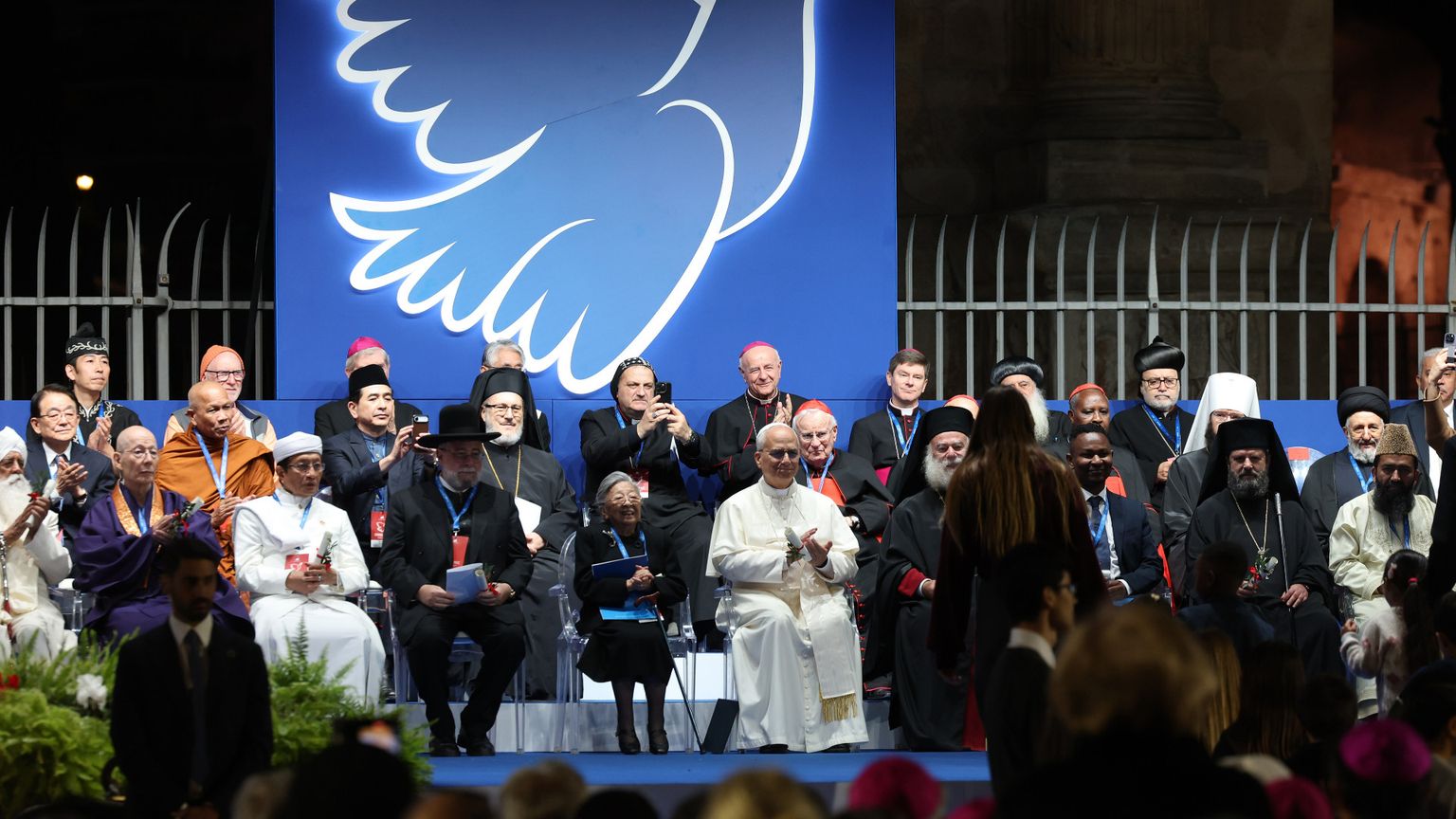 Abbandoniamo il tempo della forza e inoltriamoci nel tempo del dialogo