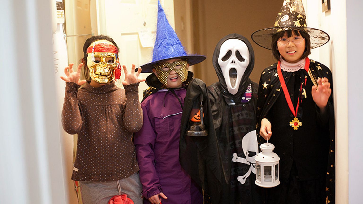 Parlare coi santi e i nostri cari. Ecco la differenza con Halloween