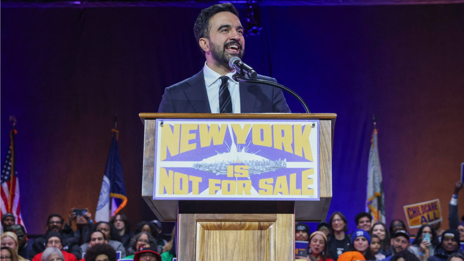 La corsa di Mamdani a sindaco di New York e gli ostacoli piazzati dalla (sua) sinistra