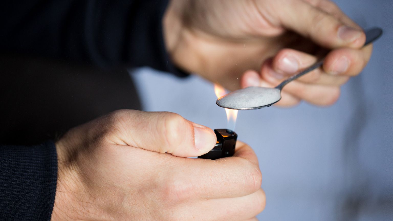 Vogliono farci credere che la cocaina sia la droga dei ricchi