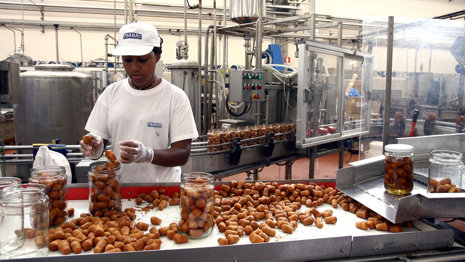 Gli stranieri in Italia fanno figli e pagano le tasse