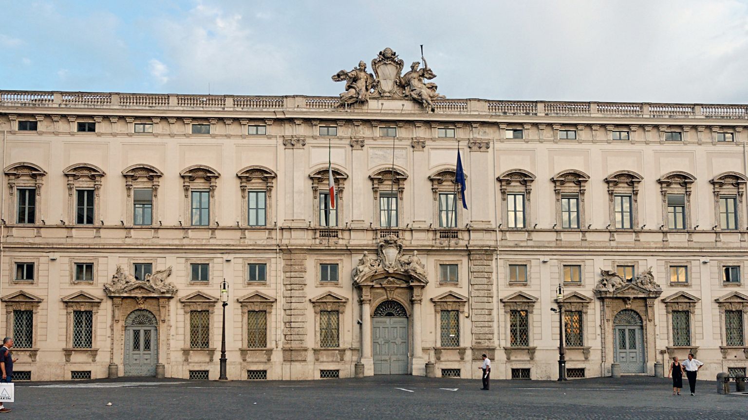 Tfs, una Manovra più attenta in attesa della Consulta