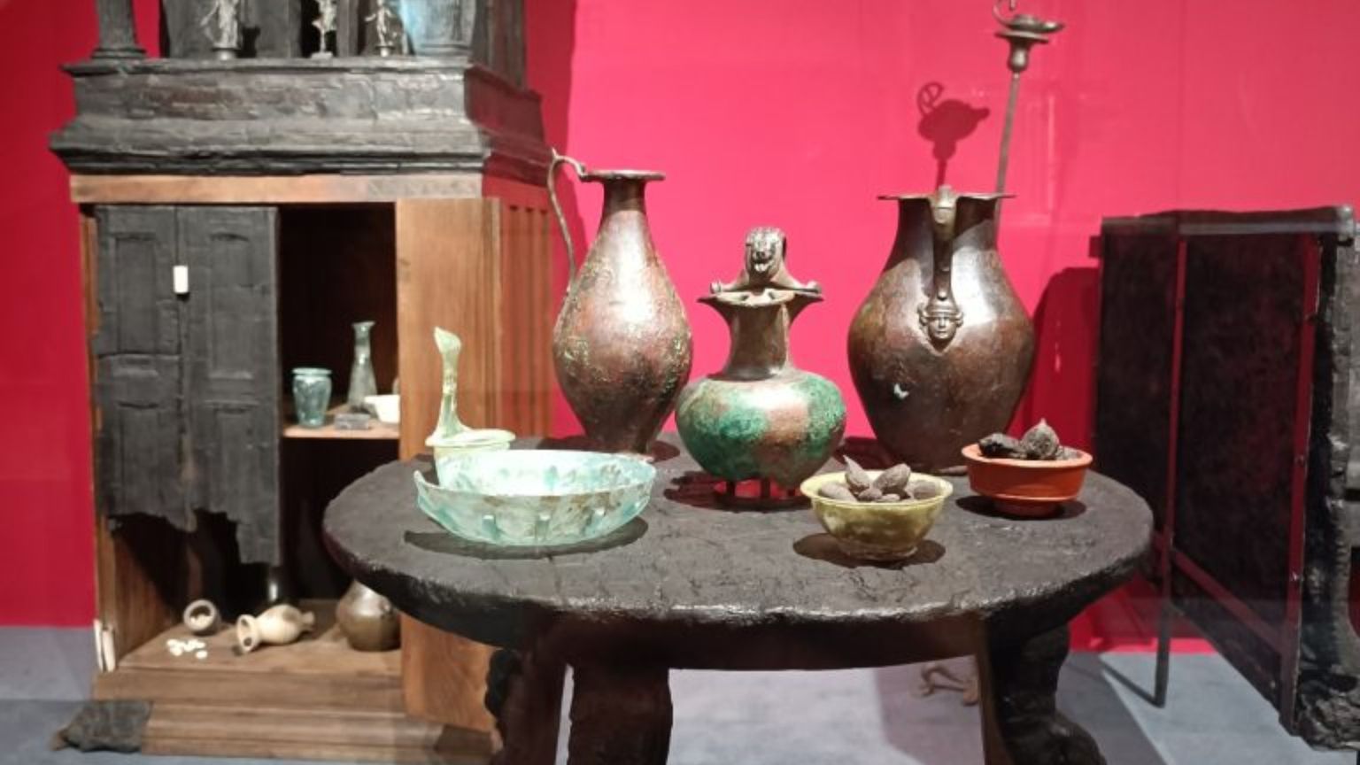 A Ercolano la quotidianità dei Romani sta tutta in una credenza