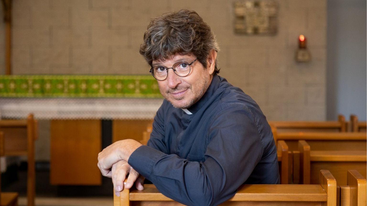 Il successo di “Canonico”, la garbata serie di Tv2000