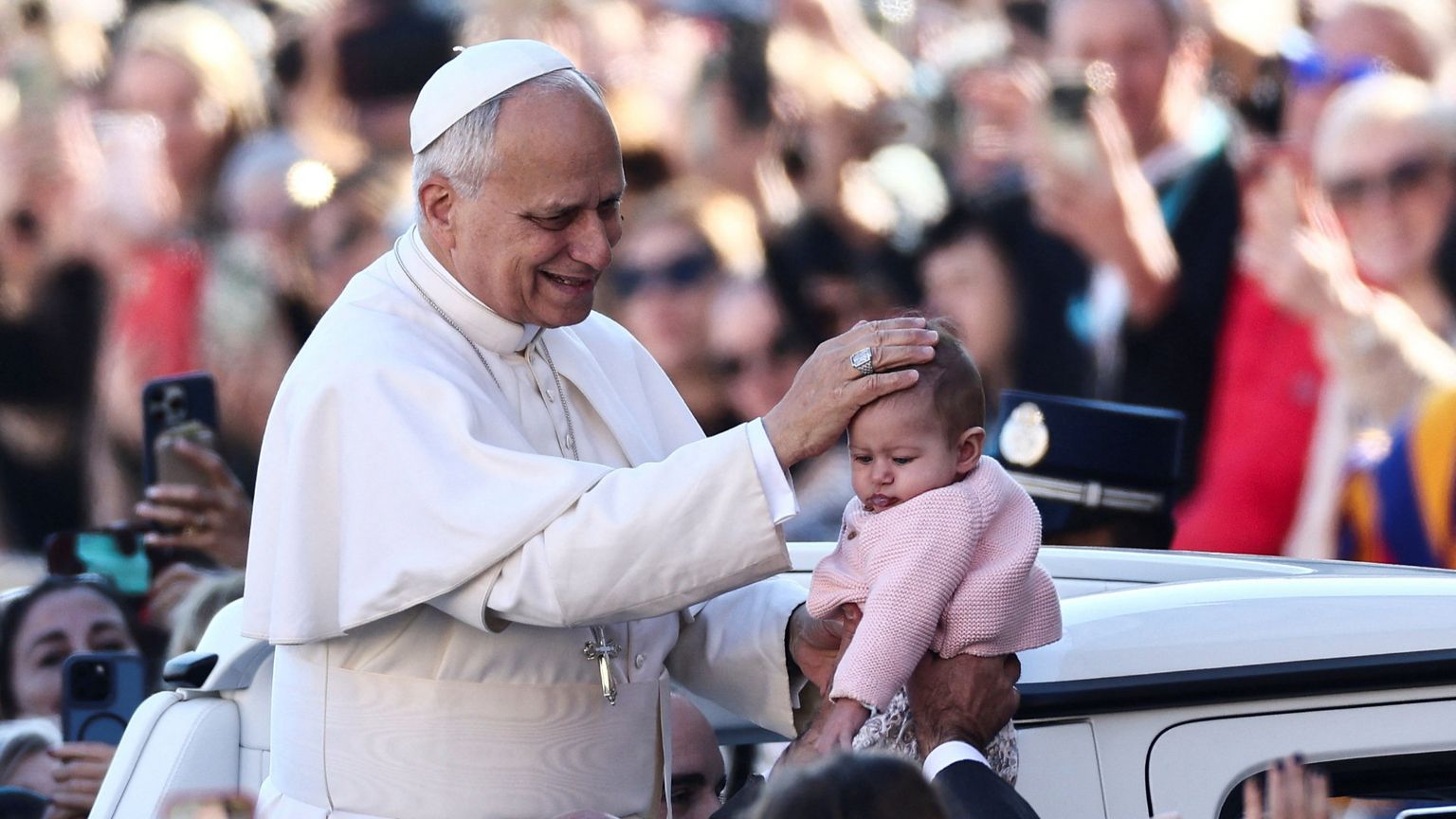 Il Papa: dare dignità e stabilità al lavoro, soprattutto per i giovani