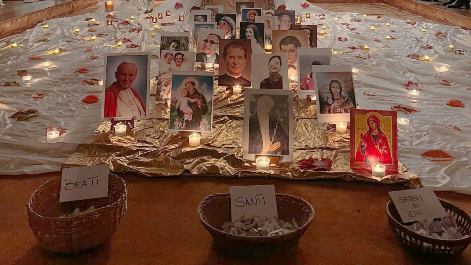 Una veglia di preghiera organizzata in occasione della festa di Tutti i santi