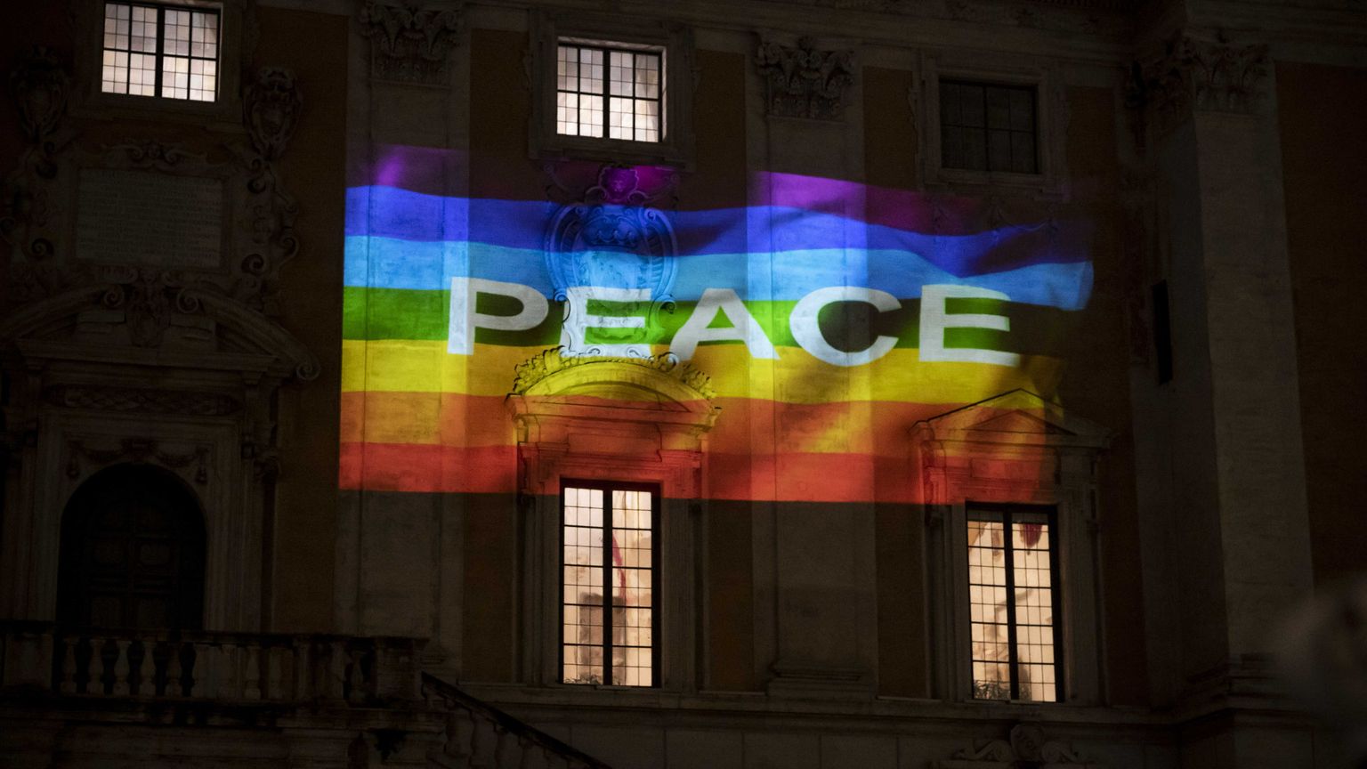 Tolstoj ci ha rovinato: la pace non è il contrario della guerra