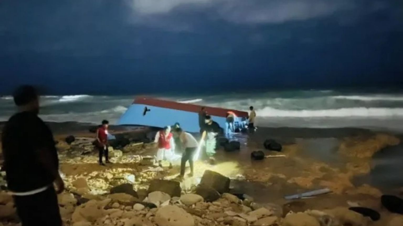 Un altro naufragio al largo della Libia: ci sono 42 dispersi