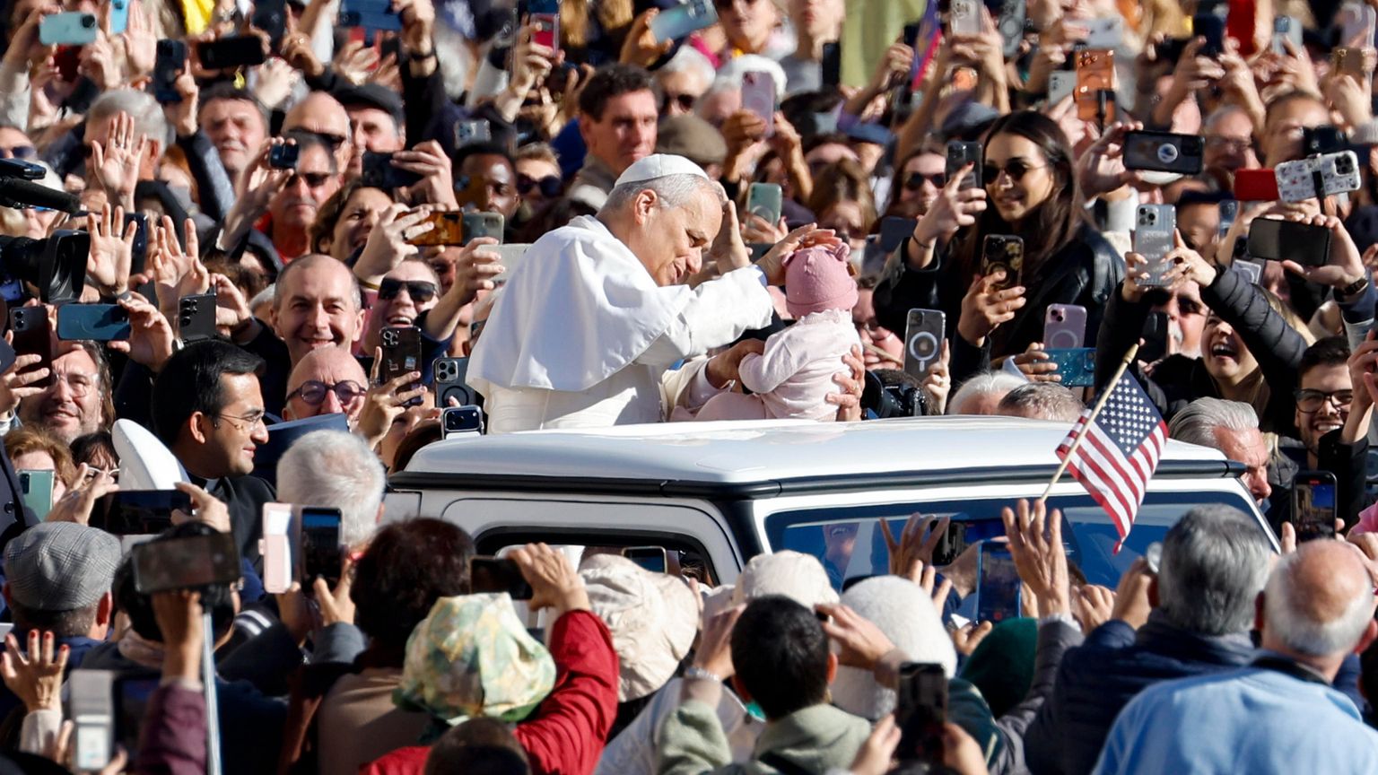 Il Papa: odio, guerre, inutili stragi. Niente è meglio della pace