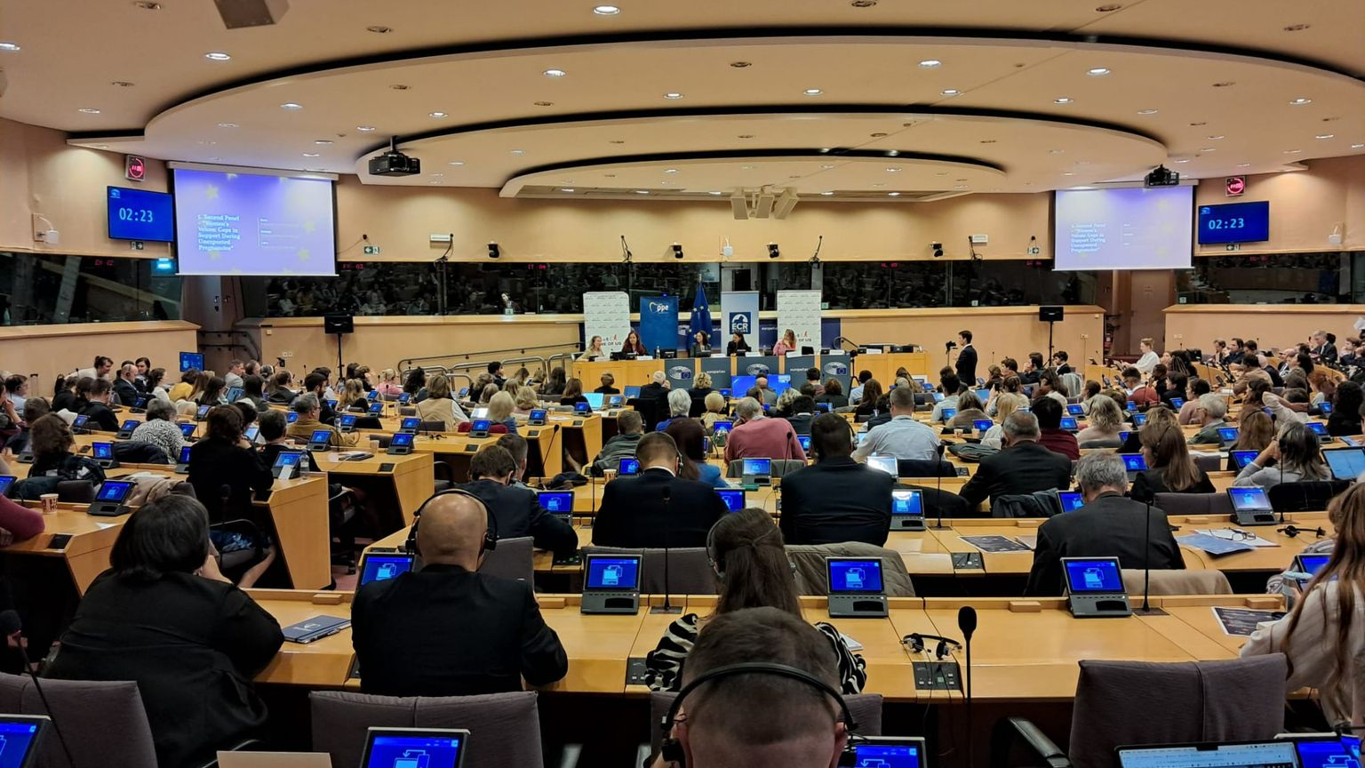 A Bruxelles “One of us” difende il diritto delle donne a essere madri