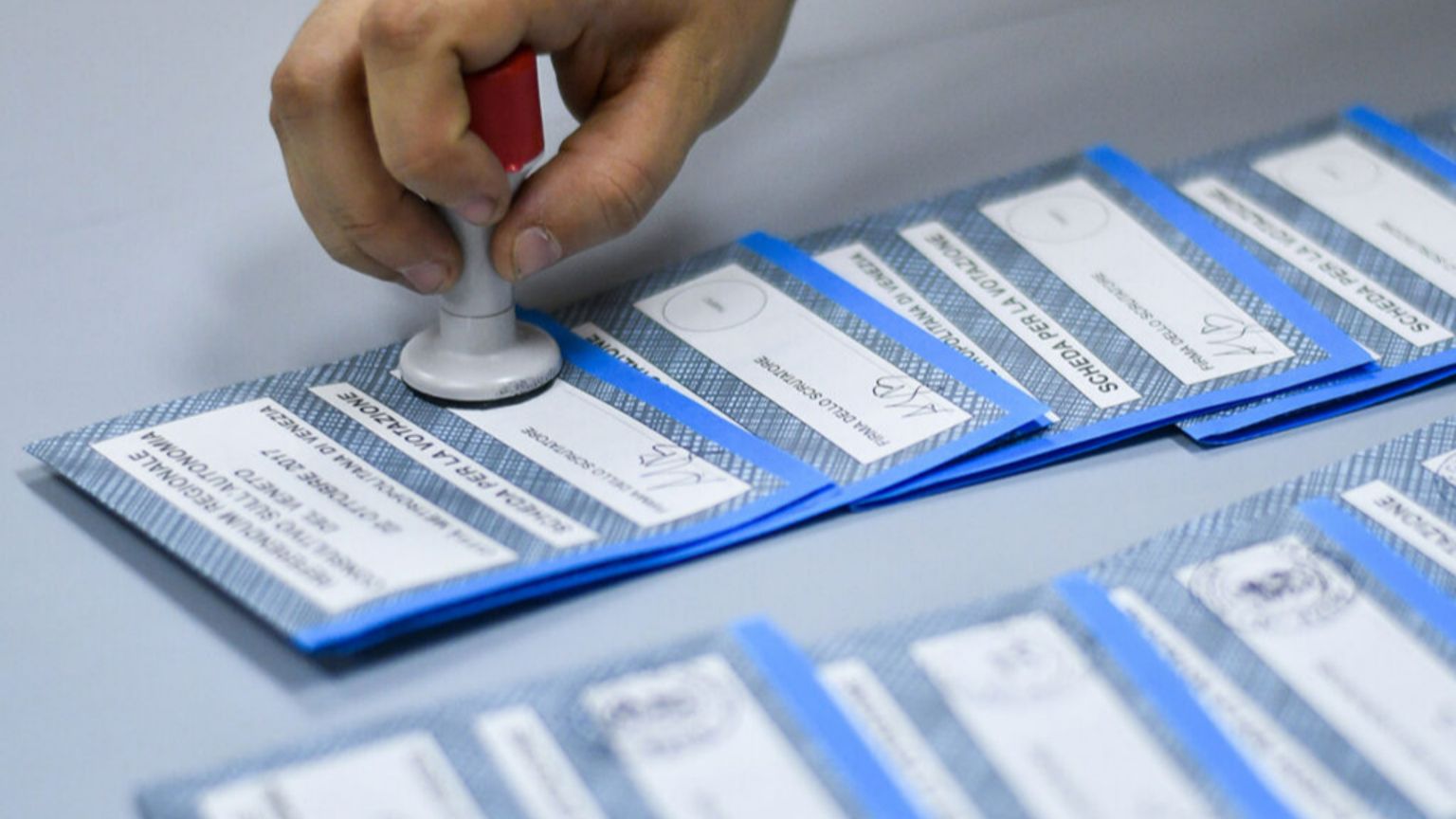 Regionali d’autunno, ultimo miglio. Schlein suona la carica: «Il Pd è unito»