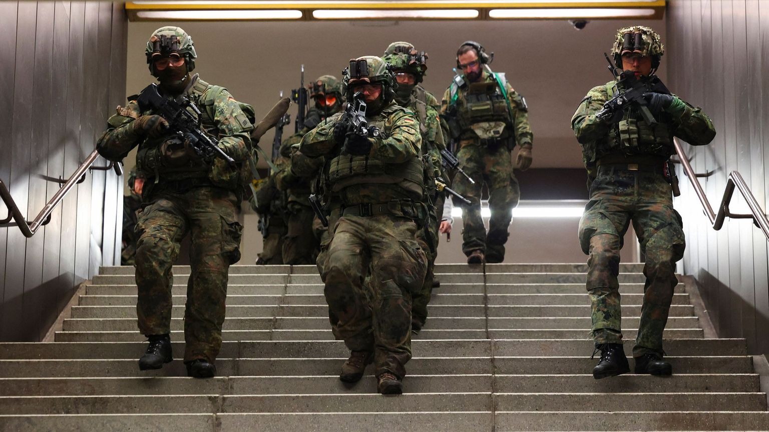 Corridoi per le truppe: la Schengen militare costa 100 miliardi