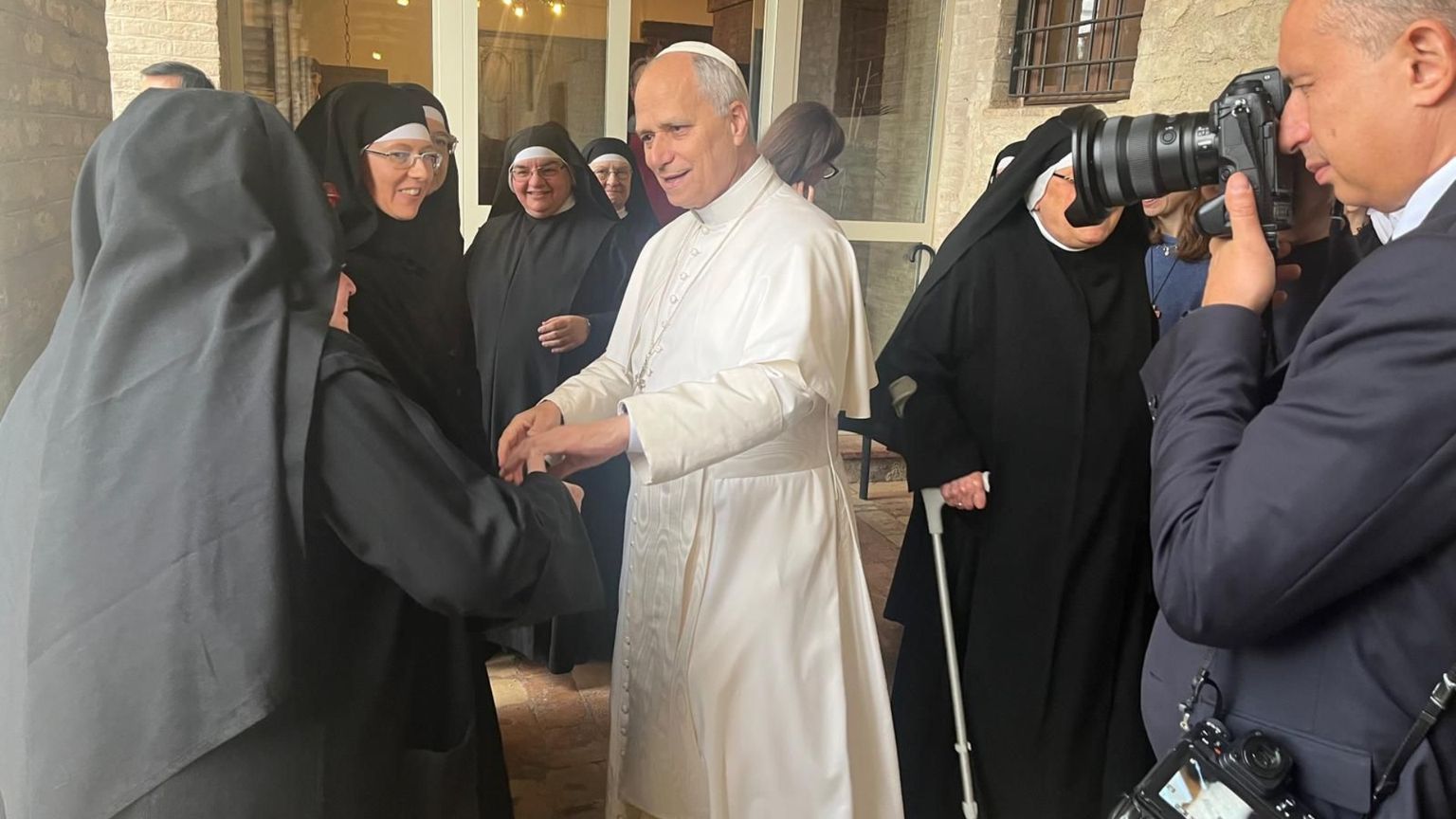 La visita dalle agostiniane, la Messa, il pranzo: cos'ha fatto il Papa a Montefalco