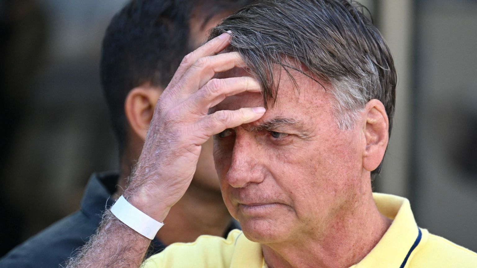 Bolsonaro finisce in carcere: si stava sfilando la cavigliera