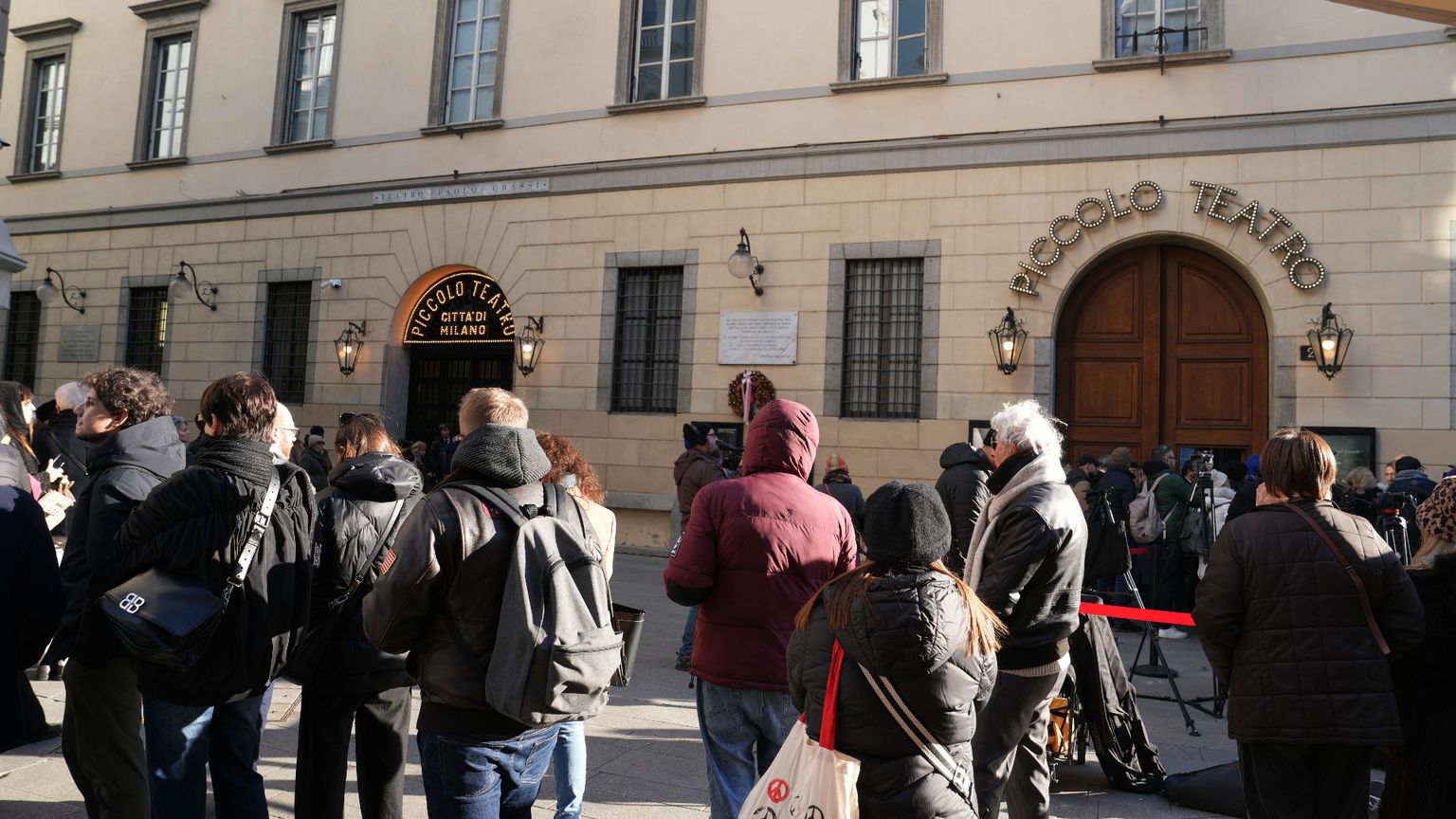 L'omaggio di Milano a Ornella Vanoni: oggi i funerali