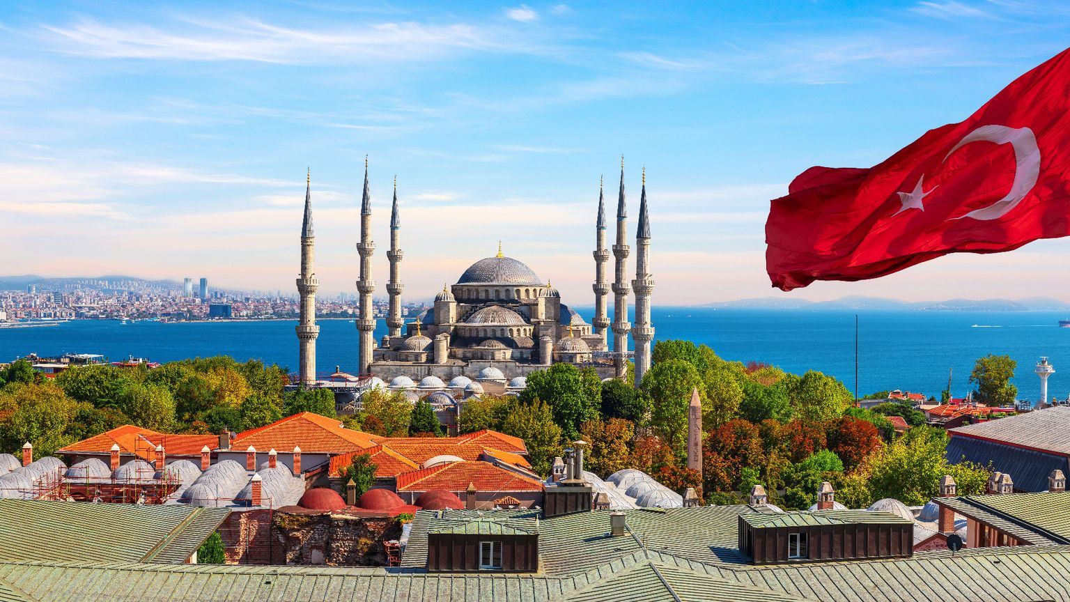 Il vescovo: «La Turchia, ponte con l’Oriente. L’Occidente non l’ha capito, il Papa sì»