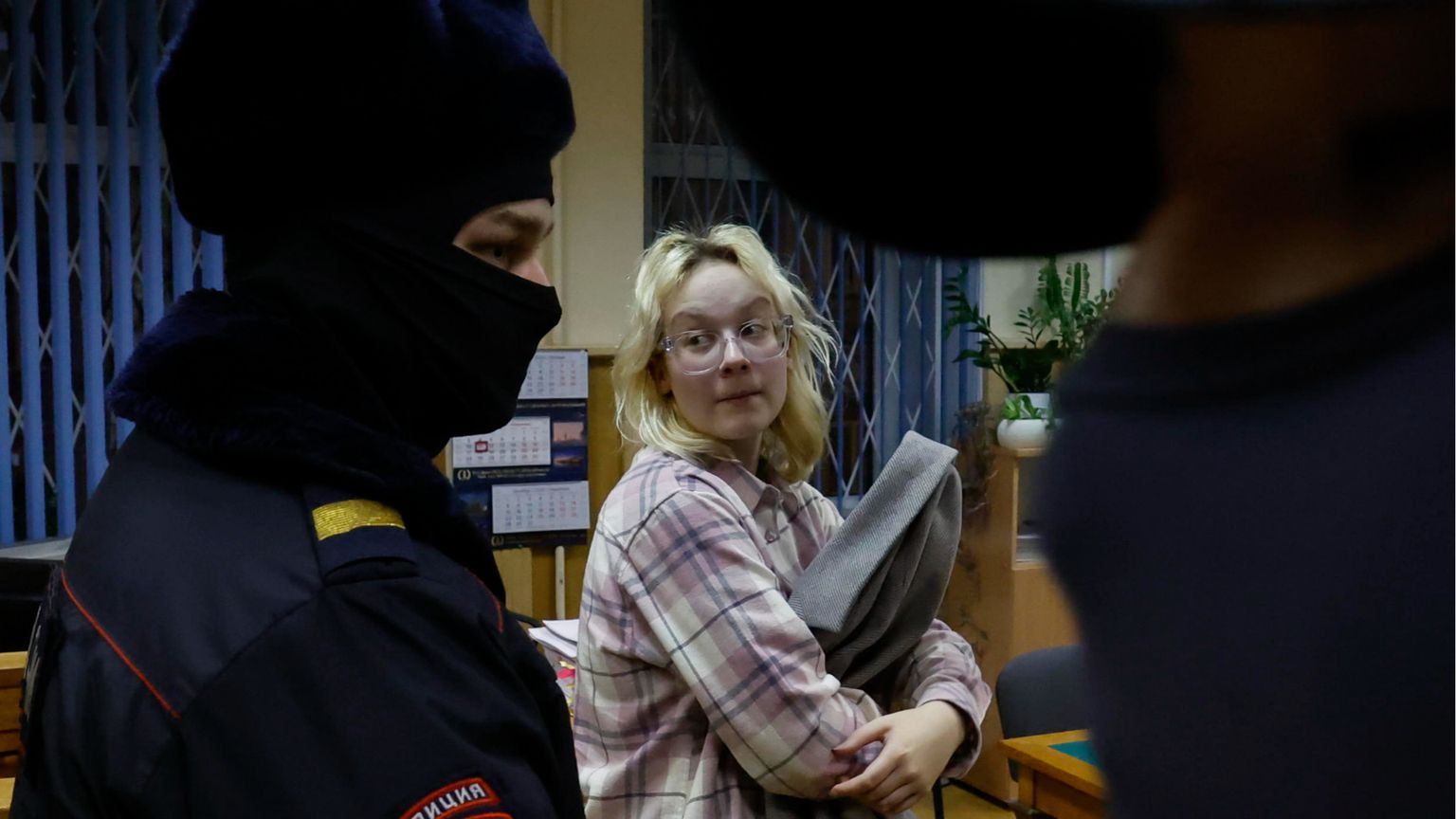 Cantò il suo "no" alla guerra: Diana Loginova è finalmente libera