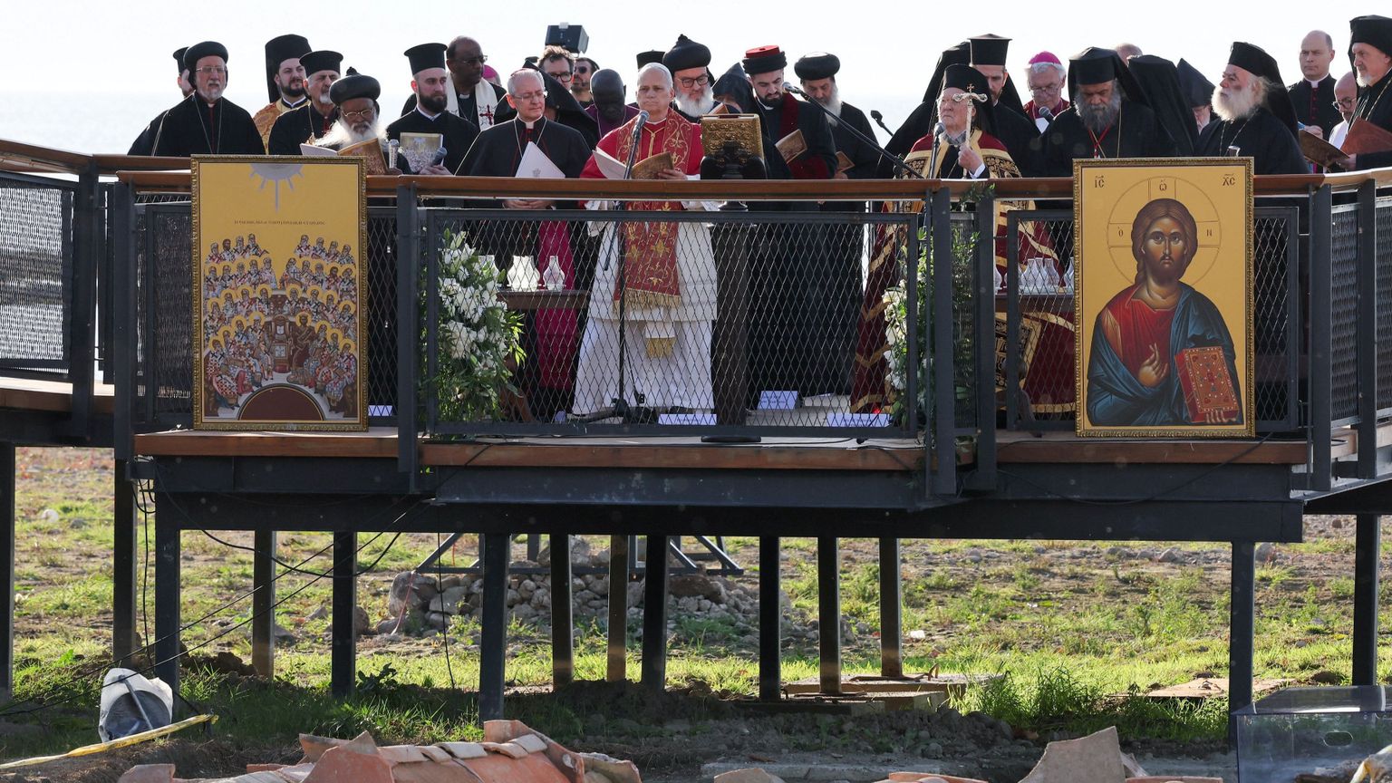 Il Papa a Nicea: il mondo chiede riconciliazione. Mai la religione è per la guerra